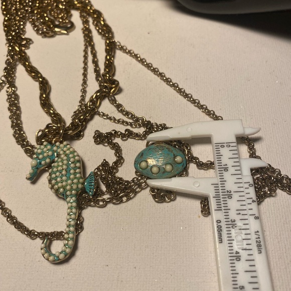 ๐๐ Vintage yet new one of a kind gold tone multilayered multi design necklace - Picture 11 of 12